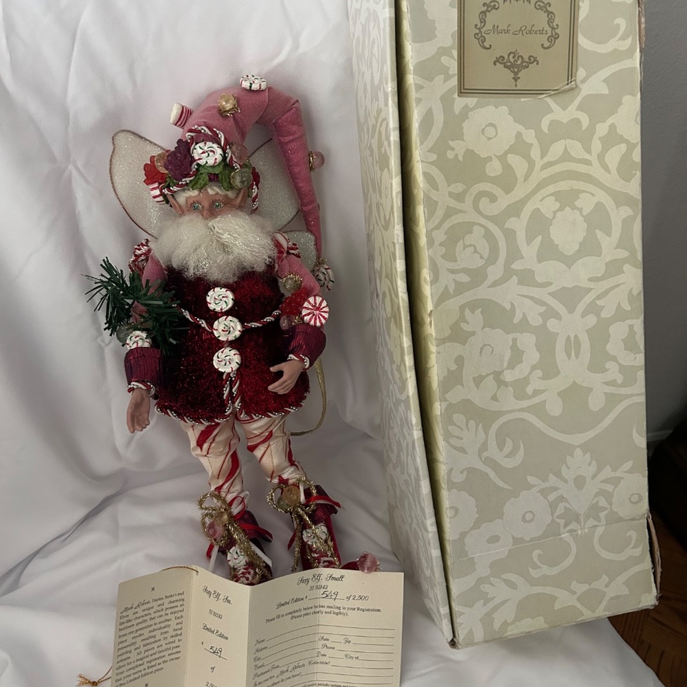 Mark Roberts Christmas Laxy Elf, small - Picture 4 of 4